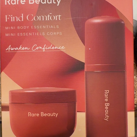 Rare Beauty Other - Rare Beauty Comfort Essentials in Warm Red